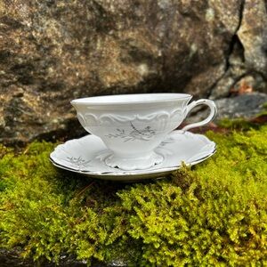 Edelstein Bavaria Teacup & Saucer Sets. Beautiful silver leaf design x 5. EUC